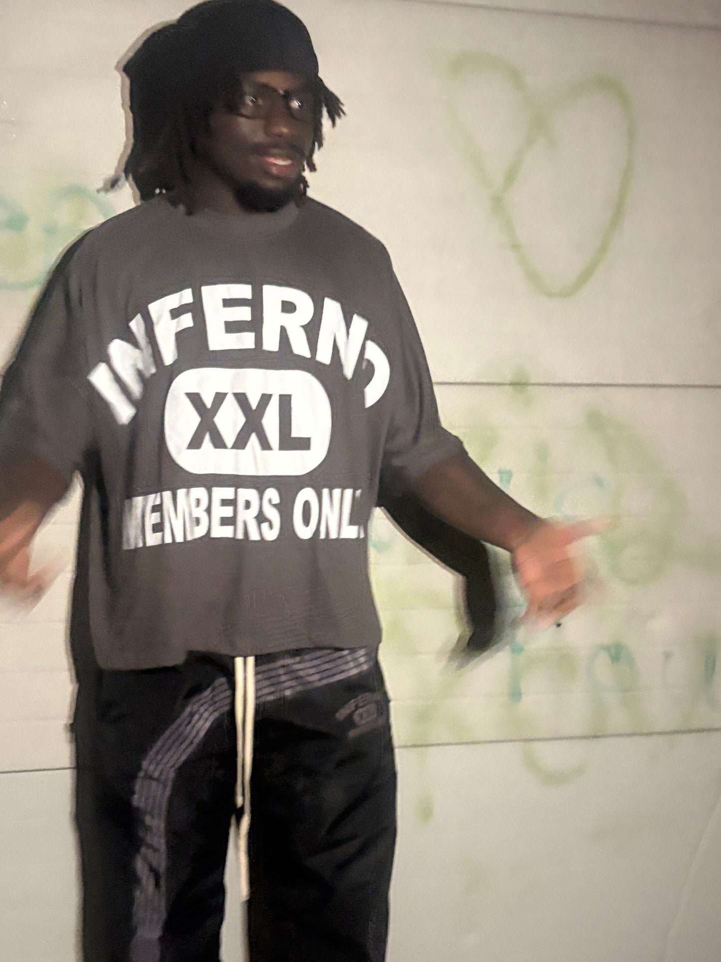 Grey cropped tee’s