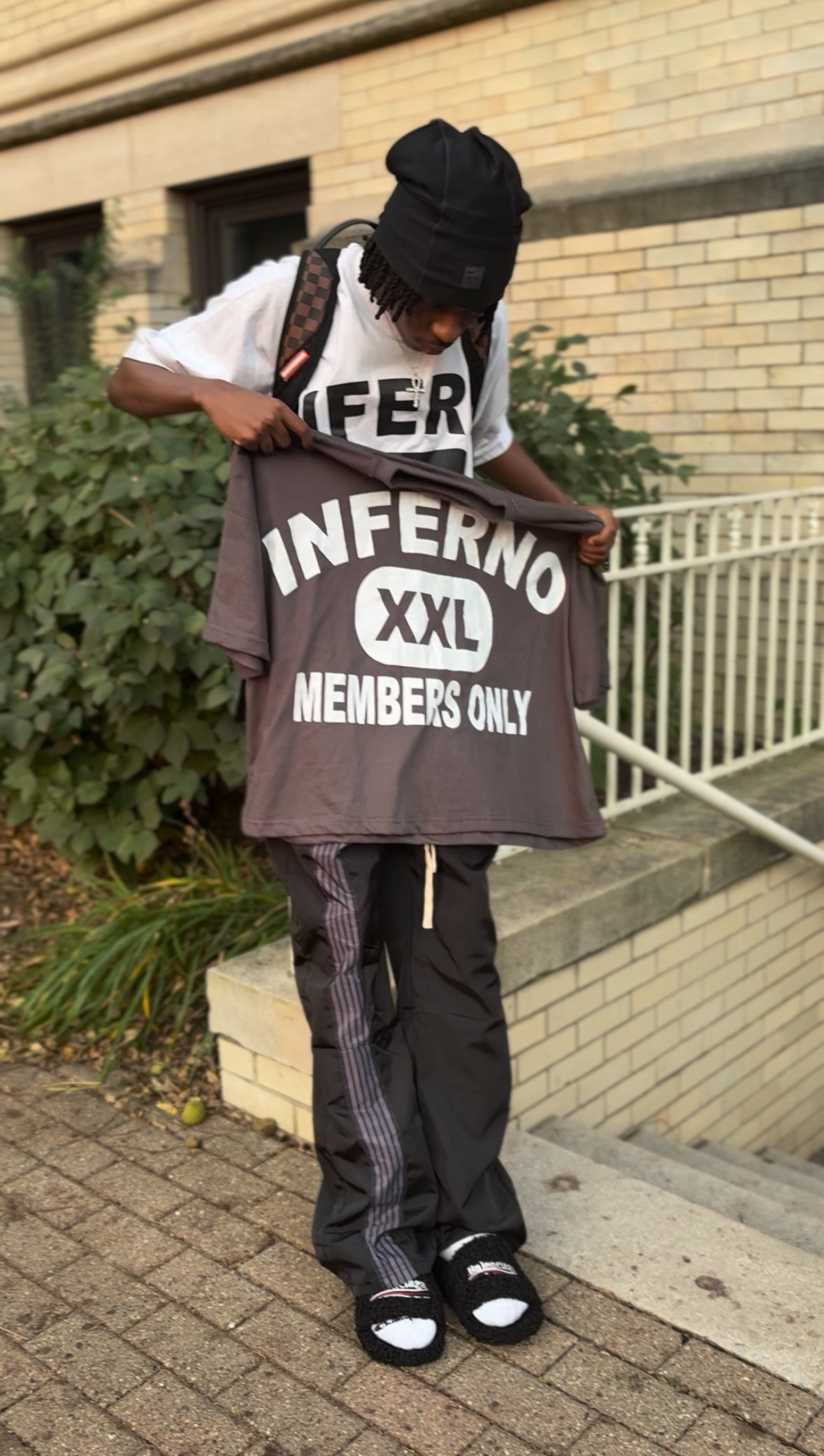 Grey cropped tee’s